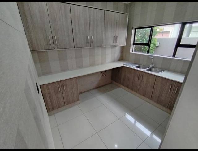 4 BEDROOM HOUSE FOR SALE IN IZINGA